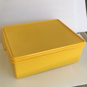 Tupperware Jumbo Canister  20 Liter  Yellow Color